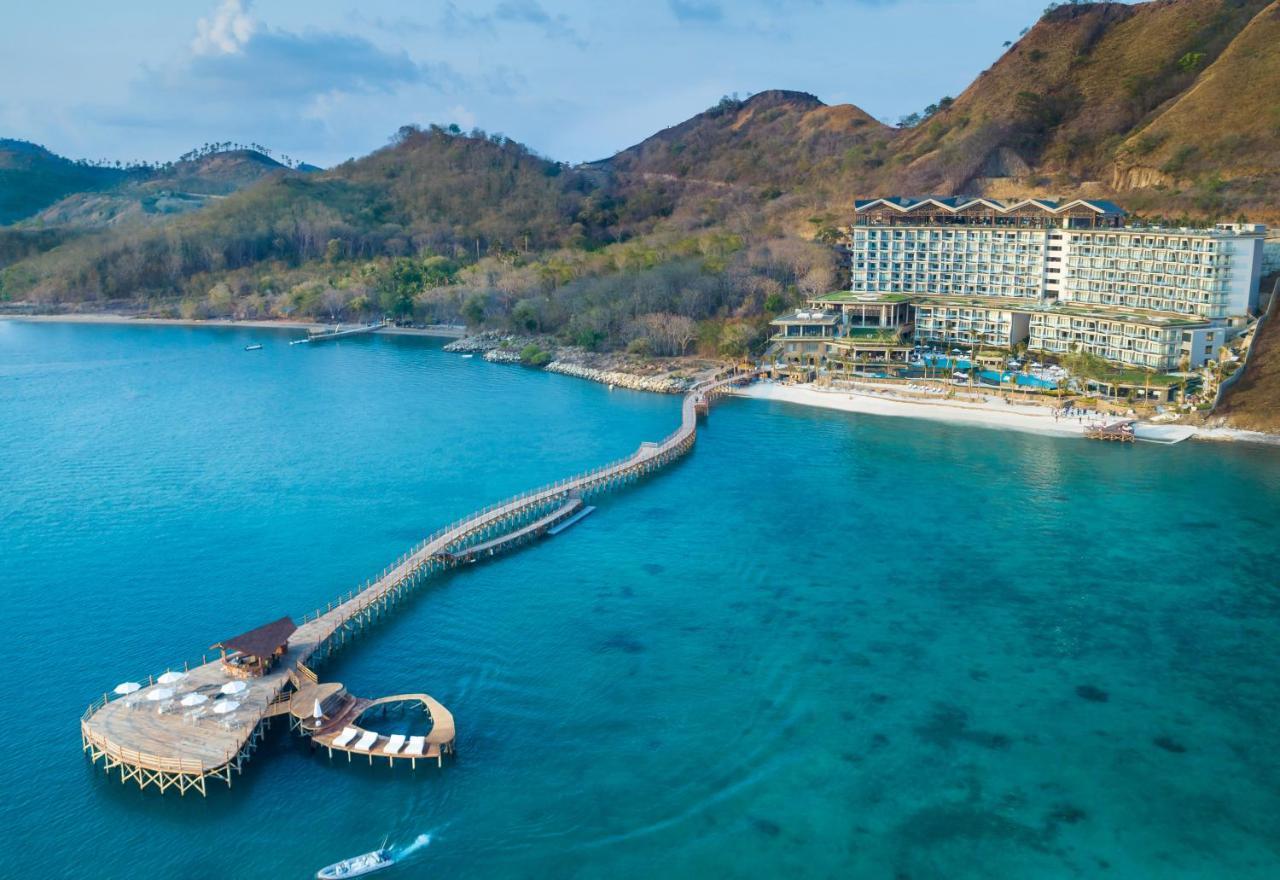 Ayana Komodo Waecicu Beach Hotel Labuan Bajo Exterior foto