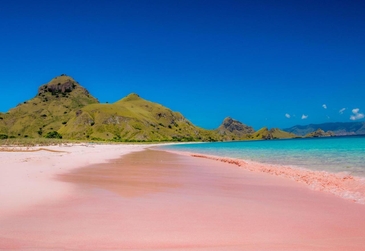 Ayana Komodo Waecicu Beach Hotel Labuan Bajo Exterior foto